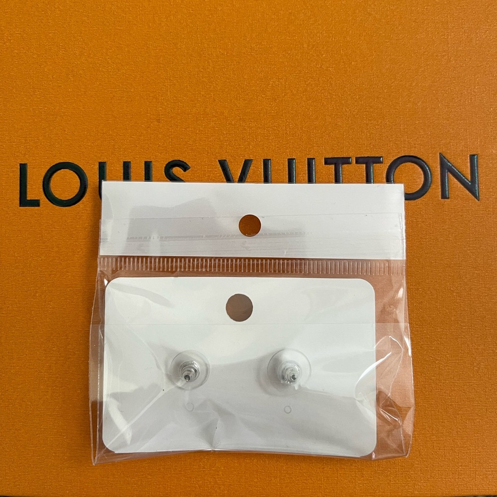 Earrings - Picture 2 of 3